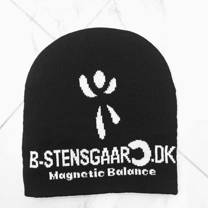Strikket hut med logo